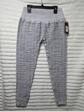 0610 Nux Pucker Up Mid Rise Legging In Stone Wash